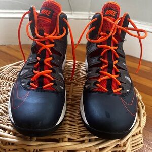 Nike Max Air Stutter Step Sneakers Black with Orange Accents. Mens size 11.